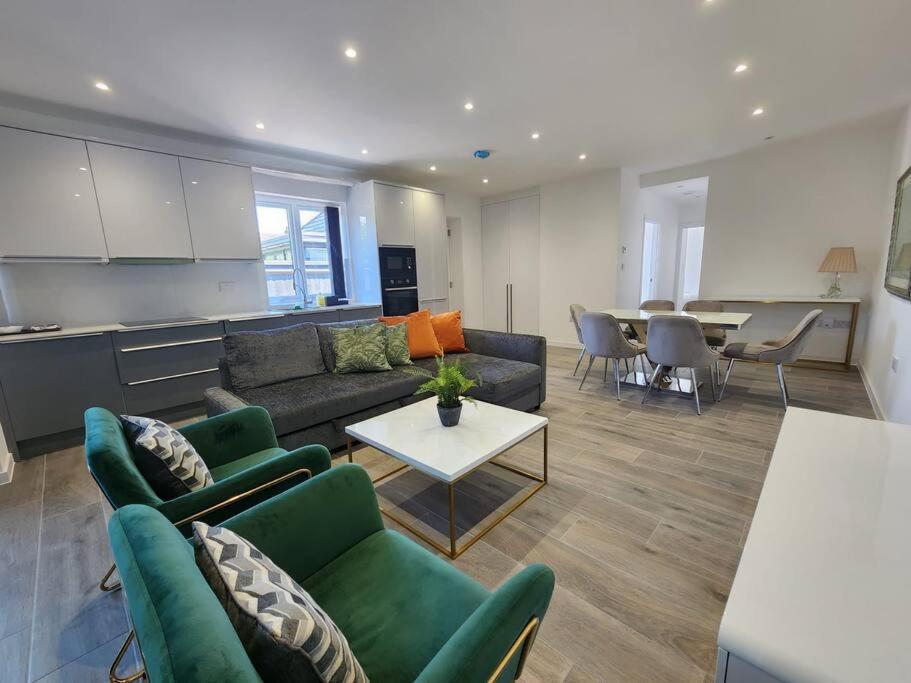 Paradigm Court, Brand New 2-bedroom Flat4, Oxford