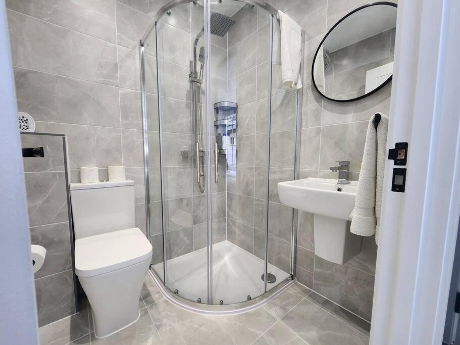 Paradigm Court, Brand New 2-bedroom Flat4, Apartment